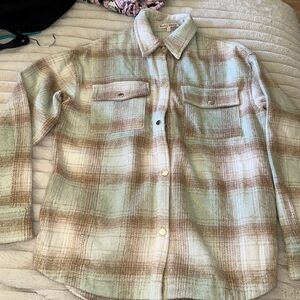 Size small oversized Shockett